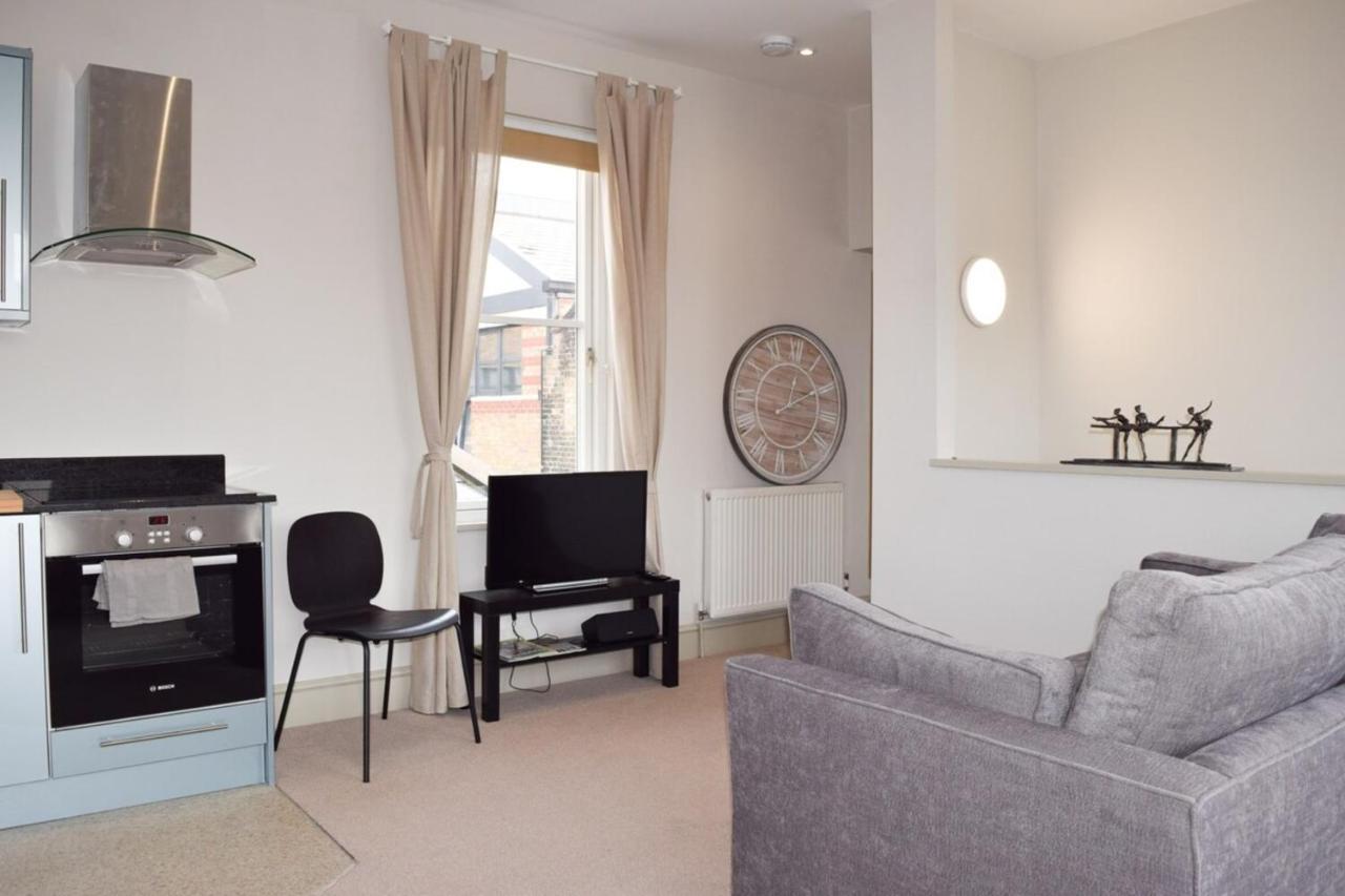 Stylish Light-Filled 1 Bedroom Flat In Hammersmith London Exterior photo